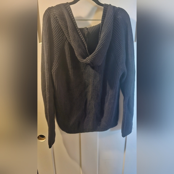 Forever 21 cropped sweater - Picture 2 of 3